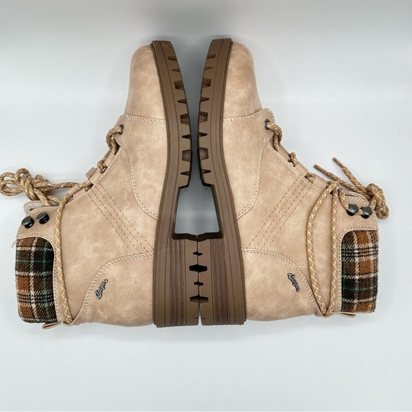 Women’s Sugar Cream Ankle Boots Size 8.5 - Picture 7 of 8